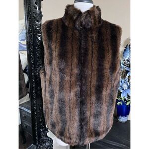 Coaco New York Faux Fur Reversible Vest Size Medium